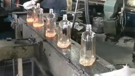 Bottiglia di vetro di vino con fondo verde dipinto a forma irregolare personalizzata in fabbrica