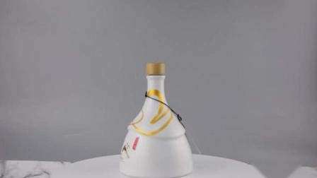 Bottiglia in ceramica personalizzata da 500 ml di forma irregolare per liquore